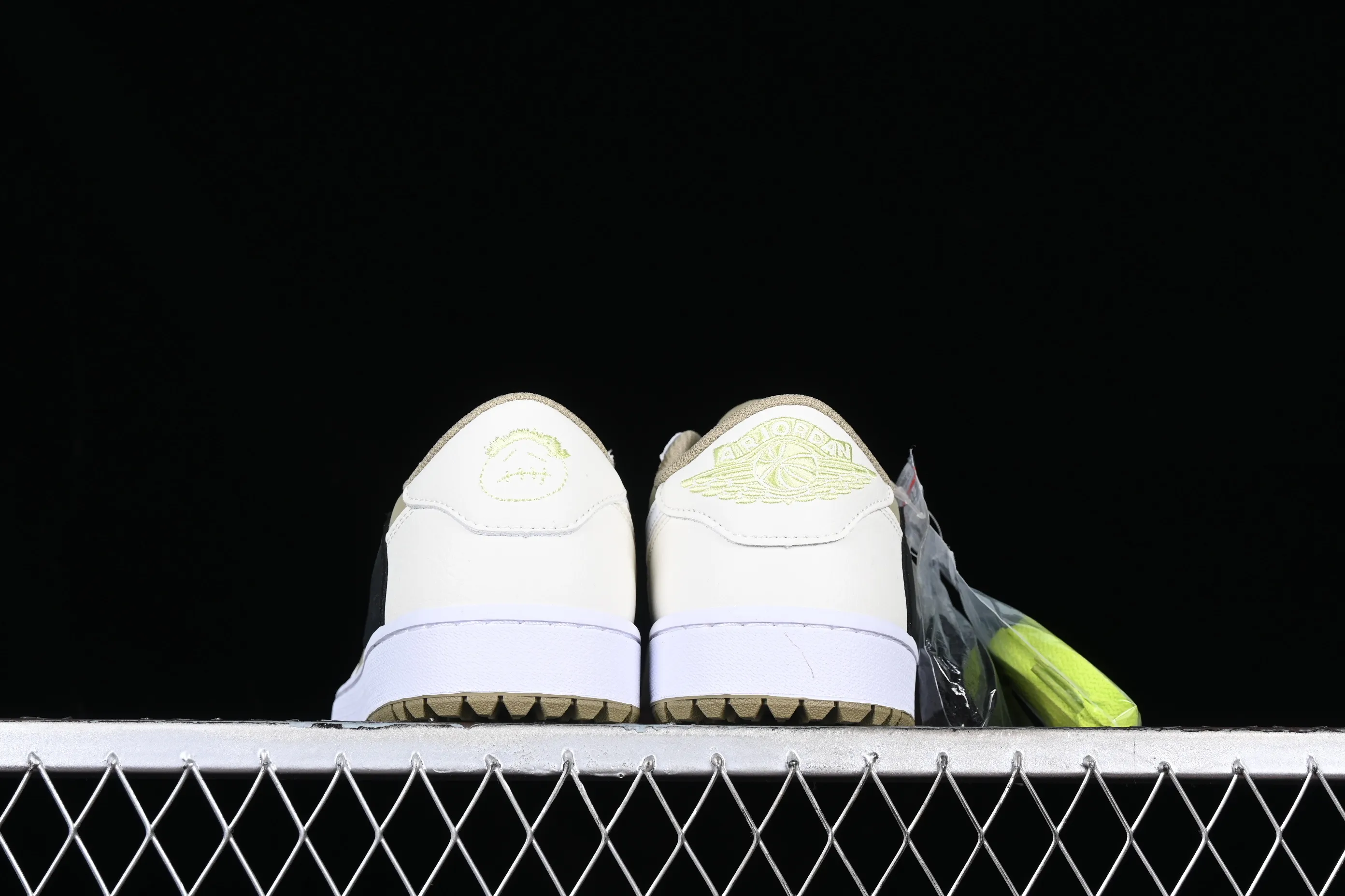 All Categories Air Jordan Jordan Series Basketball Shoes Air Jordan 1 Low Travis Scott x Air Jordan 1 Low OG AJ1 Joe 1 Joint Overhead FZ3124-200